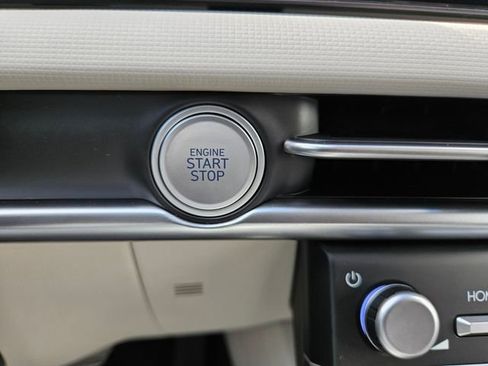Used 2025 Hyundai Tucson SE FWD image 20