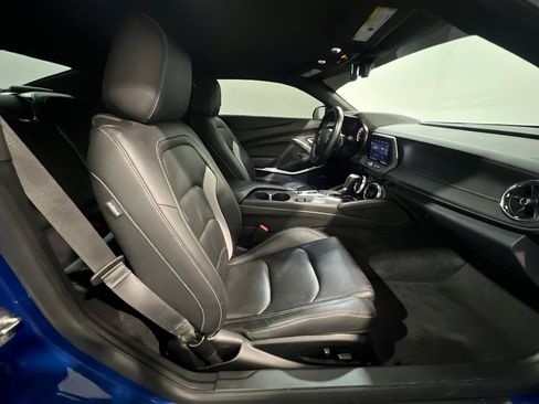 Used 2023 Chevrolet Camaro LT w/ Technology Package RWD image 20