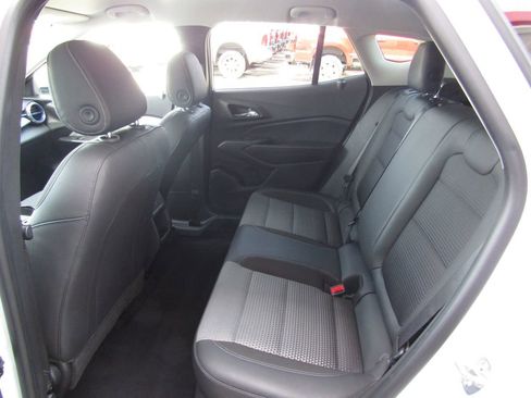 Used 2025 Chevrolet Trax LT image 26