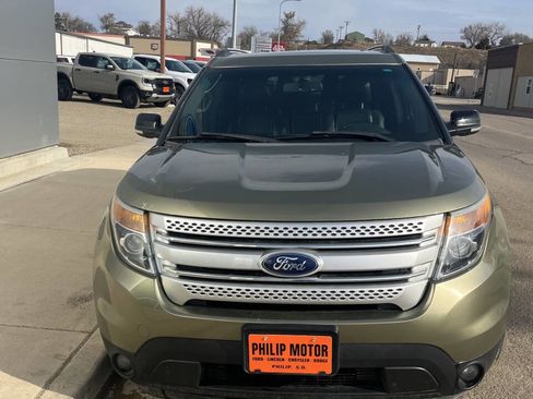 Used 2013 Ford Explorer XLT image 3
