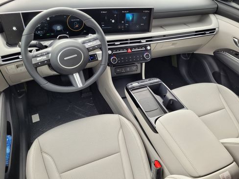 New 2025 Hyundai Tucson Limited image 7