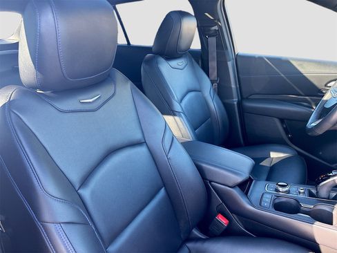 Used 2024 Cadillac XT4 Sport image 29