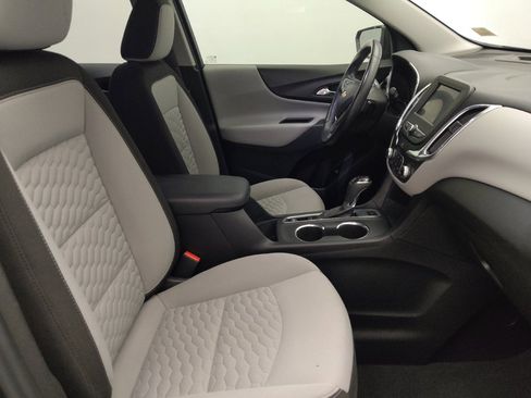 Used 2020 Chevrolet Equinox LT w/ Driver Convenience Package AWD/4WD image 21