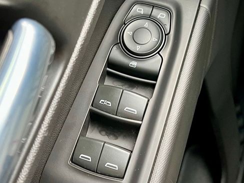 Used 2020 Chevrolet Silverado 1500 Custom w/ Custom Value Package image 25