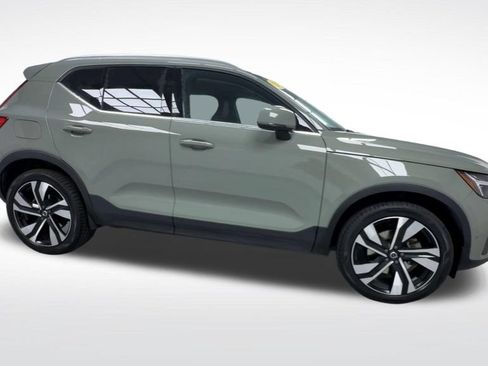 Used 2024 Volvo XC40 B5 Ultimate w/ Protection Package Premier AWD/4WD image 9