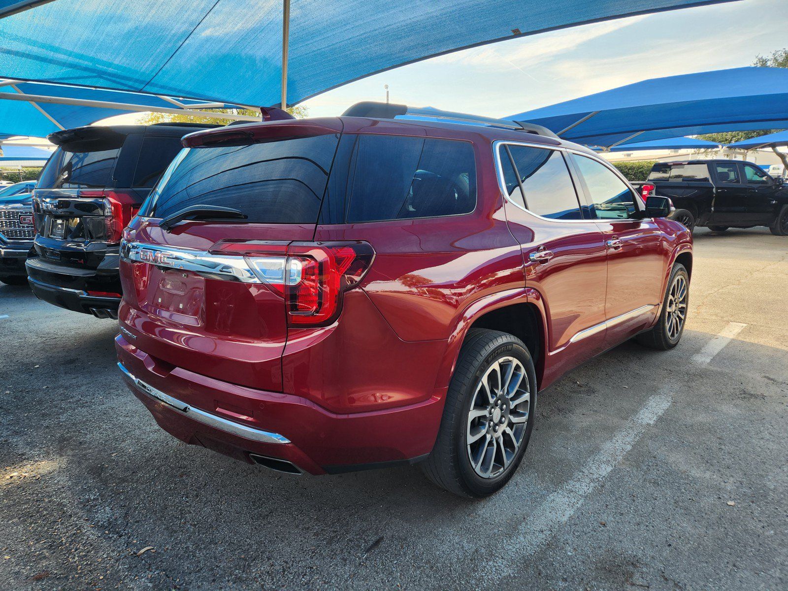 Used 2020 GMC Acadia Denali w/ Technology Package FWD image 4