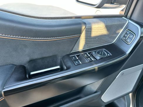 Used 2023 Ford F150 Platinum image 13