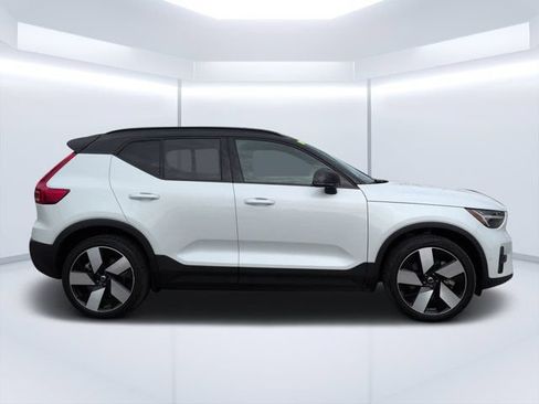 Used 2024 Volvo XC40 Recharge Plus w/ Protection Package Premier RWD image 2