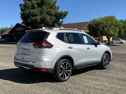 Used 2020 Nissan Rogue SL w/ Premium Package image 6