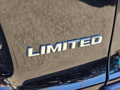Used 2022 Jeep Cherokee Limited AWD/4WD image 17