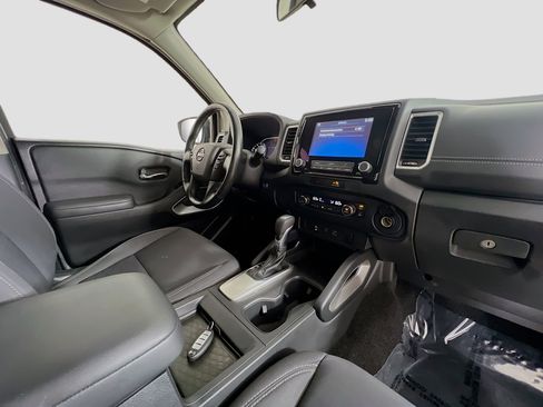 Used 2022 Nissan Frontier SV w/ Technology Package image 33