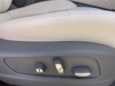 Used 2023 Cadillac XT6 Premium Luxury w/ Technology Package image 29