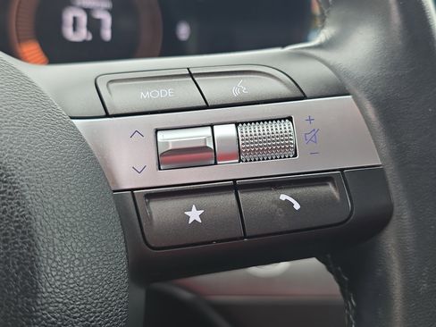 Used 2025 Hyundai Kona SEL image 29