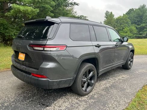 Certified 2024 Jeep Grand Cherokee L Altitude AWD/4WD image 3