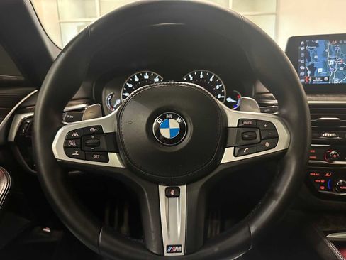 Used 2018 BMW M550i xDrive image 11