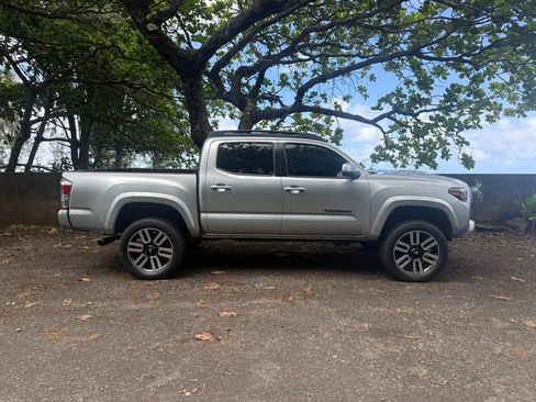 Used 2022 Toyota Tacoma TRD Sport AWD/4WD image 8