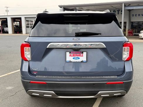 Used 2021 Ford Explorer XLT w/ Equipment Group 202A RWD image 4