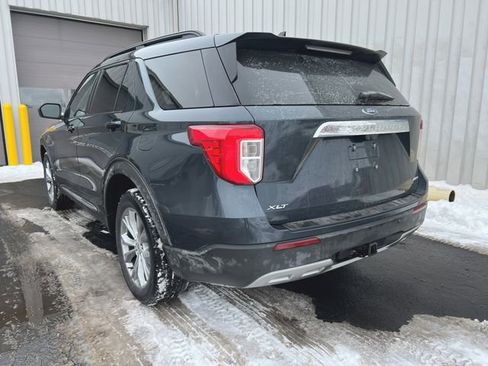 Used 2023 Ford Explorer XLT w/ Equipment Group 202A image 7
