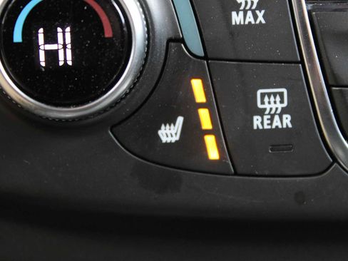 Certified 2023 Chevrolet Traverse RS image 18