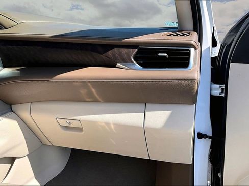 Used 2023 GMC Yukon Denali image 27