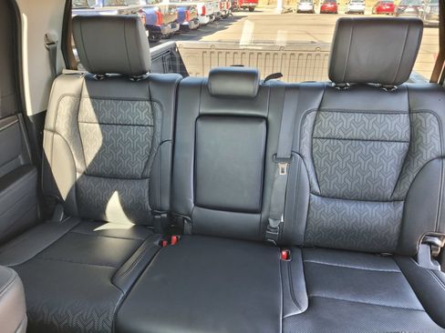 Used 2023 Toyota Tundra Limited AWD/4WD image 11