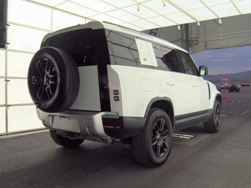 Used 2024 Land Rover Defender 110 S image 2