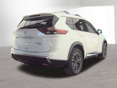Used 2025 Nissan Rogue Platinum w/ Platinum Premium Package AWD/4WD image 2