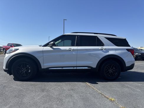 Certified 2025 Ford Explorer Active w/ Active Comfort Package image 8