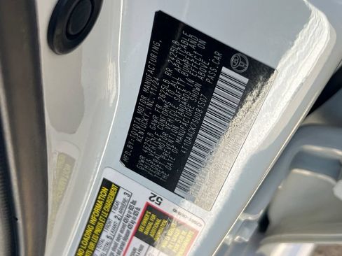 Used 2025 Toyota Camry SE FWD image 30