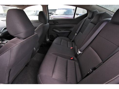 Used 2024 Nissan Altima 2.5 S FWD image 10