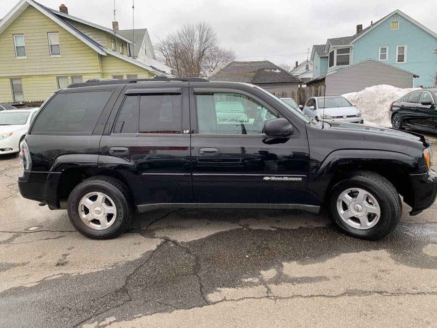 Used 2002 Chevrolet TrailBlazer LS w/ Preferred Equipment Group AWD/4WD image 4