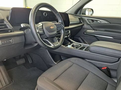 Used 2024 Chevrolet Traverse LT AWD/4WD image 8