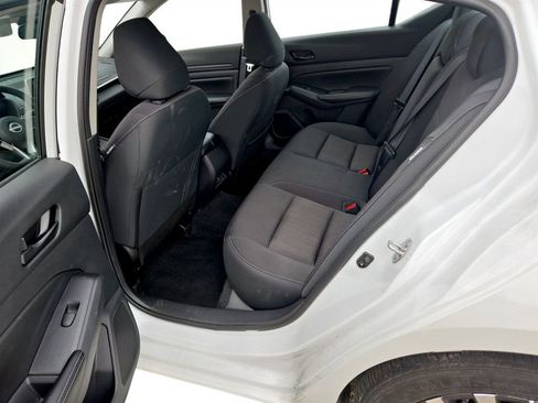 Used 2025 Nissan Altima 2.5 SV FWD image 28