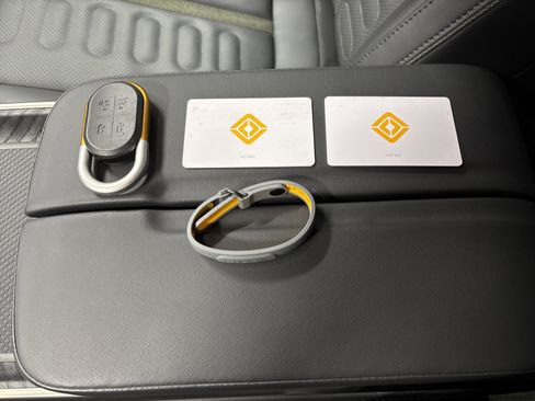 Used 2023 Rivian R1S Launch Edition image 31