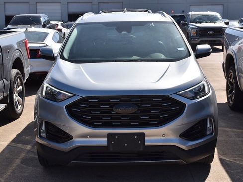 Used 2022 Ford Edge Titanium image 3