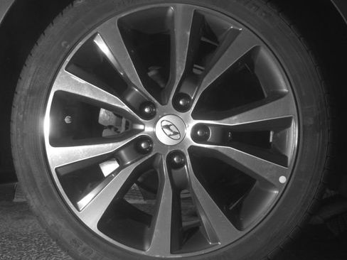 Used 2020 Hyundai Elantra GT FWD image 23