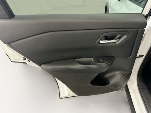Used 2025 Nissan Rogue SV AWD/4WD image 26