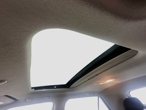 Used 2025 Hyundai Venue SEL FWD image 26