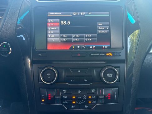 Used 2016 Ford Explorer XLT w/ Equipment Group 202A AWD/4WD image 25