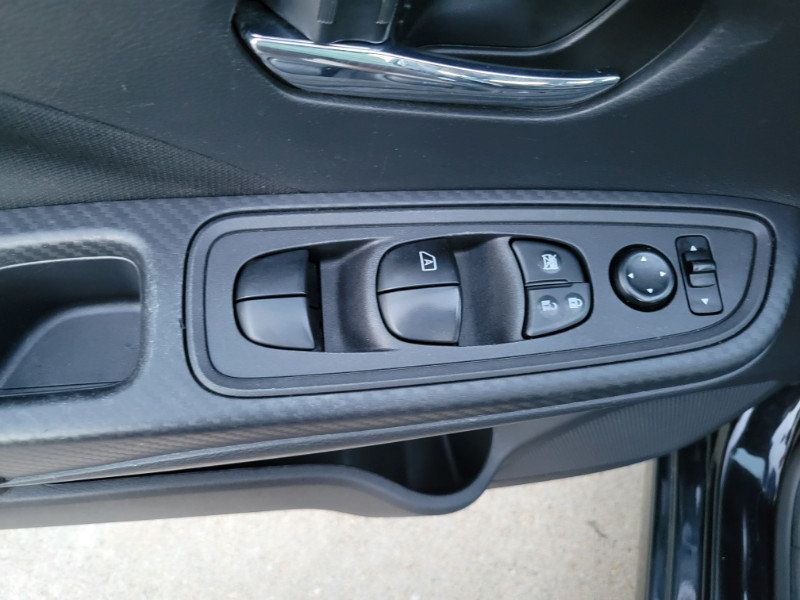 Used 2021 Nissan Versa SV FWD image 17