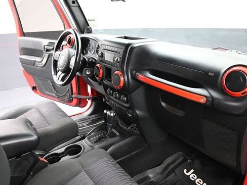 Used 2011 Jeep Wrangler Sport w/ Connectivity Group AWD/4WD image 21