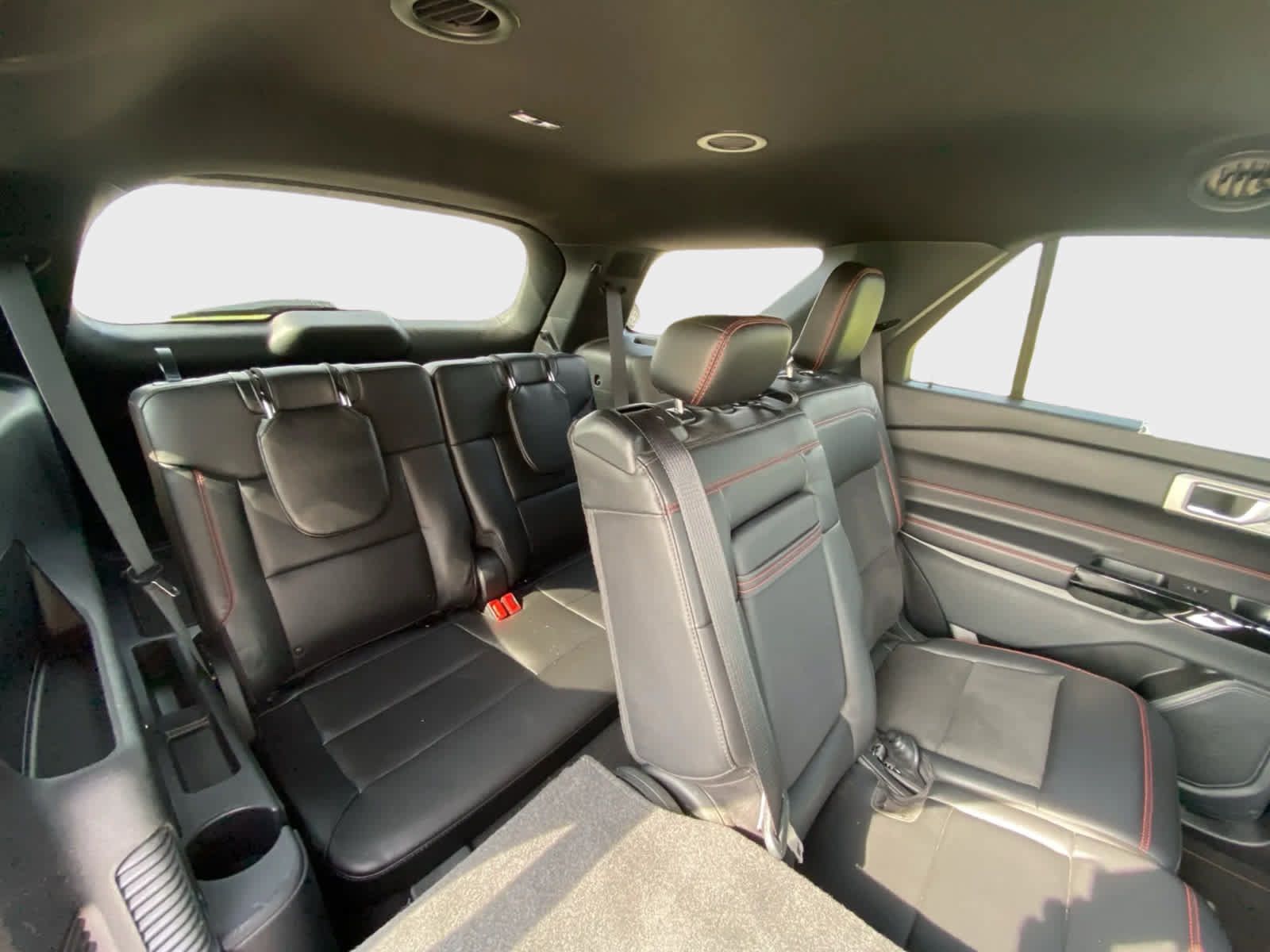 Used 2022 Ford Explorer ST-Line AWD/4WD image 17