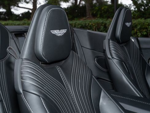 Used 2019 Aston Martin DB11 Volante image 19