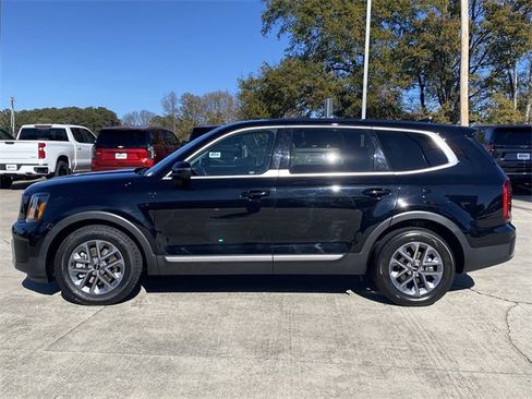 Used 2024 Kia Telluride LX image 2