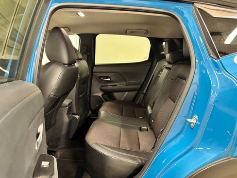 Used 2025 Nissan Kicks SR FWD image 20