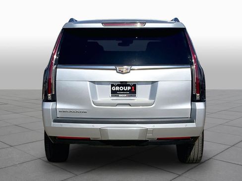 Used 2020 Cadillac Escalade Premium Luxury RWD image 5