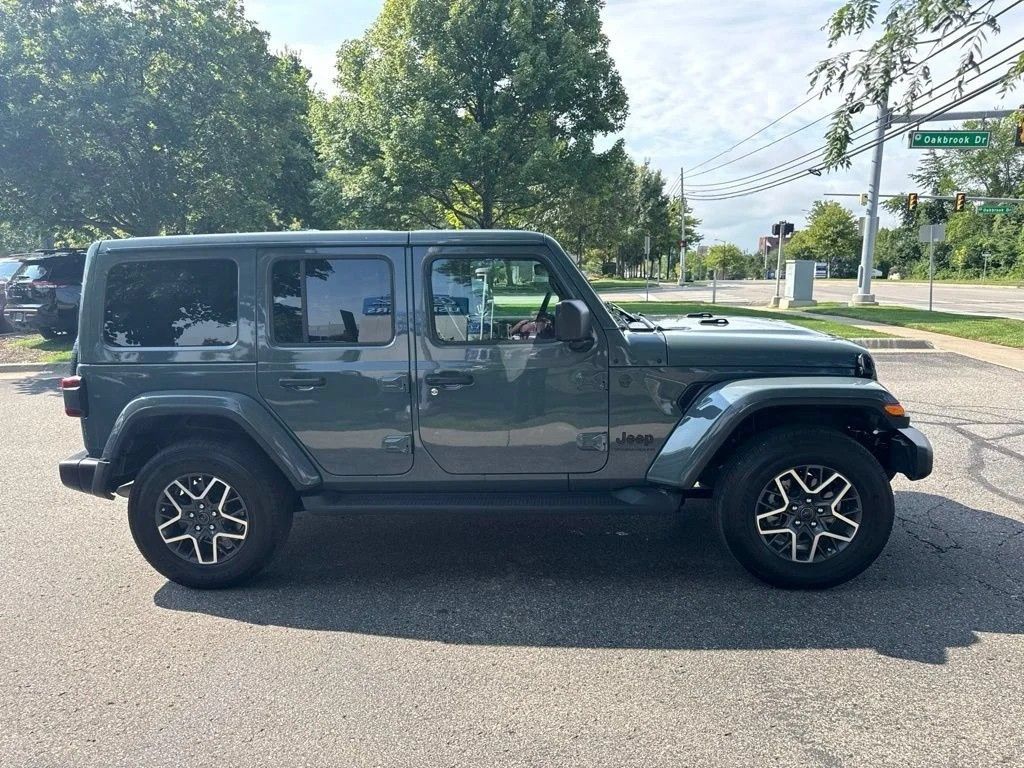 Used 2026 Jeep Wrangler Unlimited Sahara AWD/4WD image 7