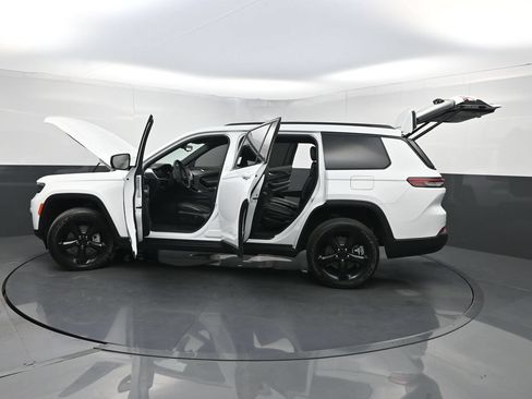 Used 2023 Jeep Grand Cherokee L Laredo AWD/4WD image 40