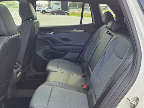 New 2026 Volkswagen Tiguan SE R-Line AWD/4WD image 16