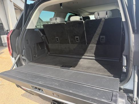 Used 2025 Ford Expedition Active AWD/4WD image 8